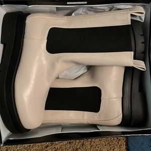 PrettyLittleThing Nude Chelsea Boots